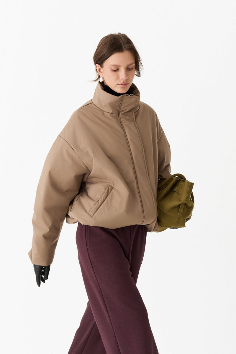 Бомбер утепленный со сборками по рукаву Ricoco, цвет: светло-коричневый, 7059/1 купить онлайн