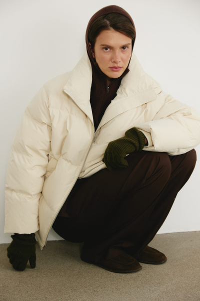 Пуховик "Melting" CHUBA, цвет: молочный,  купить онлайн