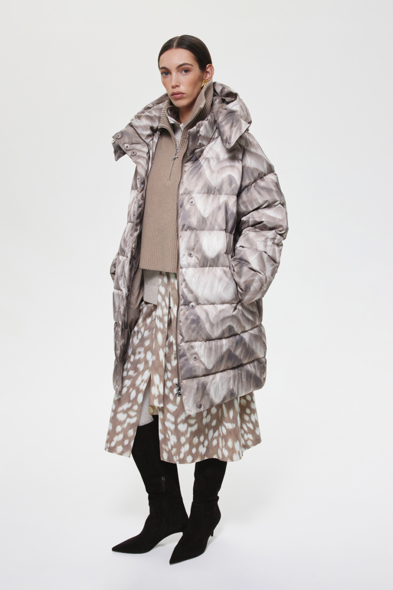 Пуховая куртка DREAMS BY ALENA AKHMADULLINA, цвет: бежевый, 225101010504252/219000 купить онлайн