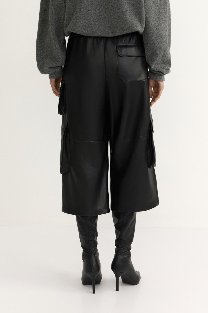 Шорты из экокожи TOPTOP, цвет: Черный, TTS.039.19318.900 купить онлайн