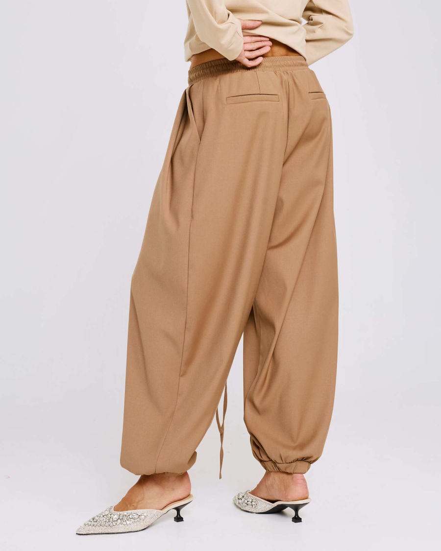 Брюки-шаровары из костюмной ткани Anmuse, цвет: бежевый, BL26SP312-CRM купить онлайн