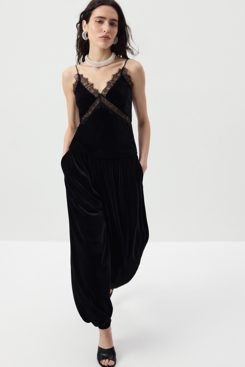 Топ из бархата с кружевом