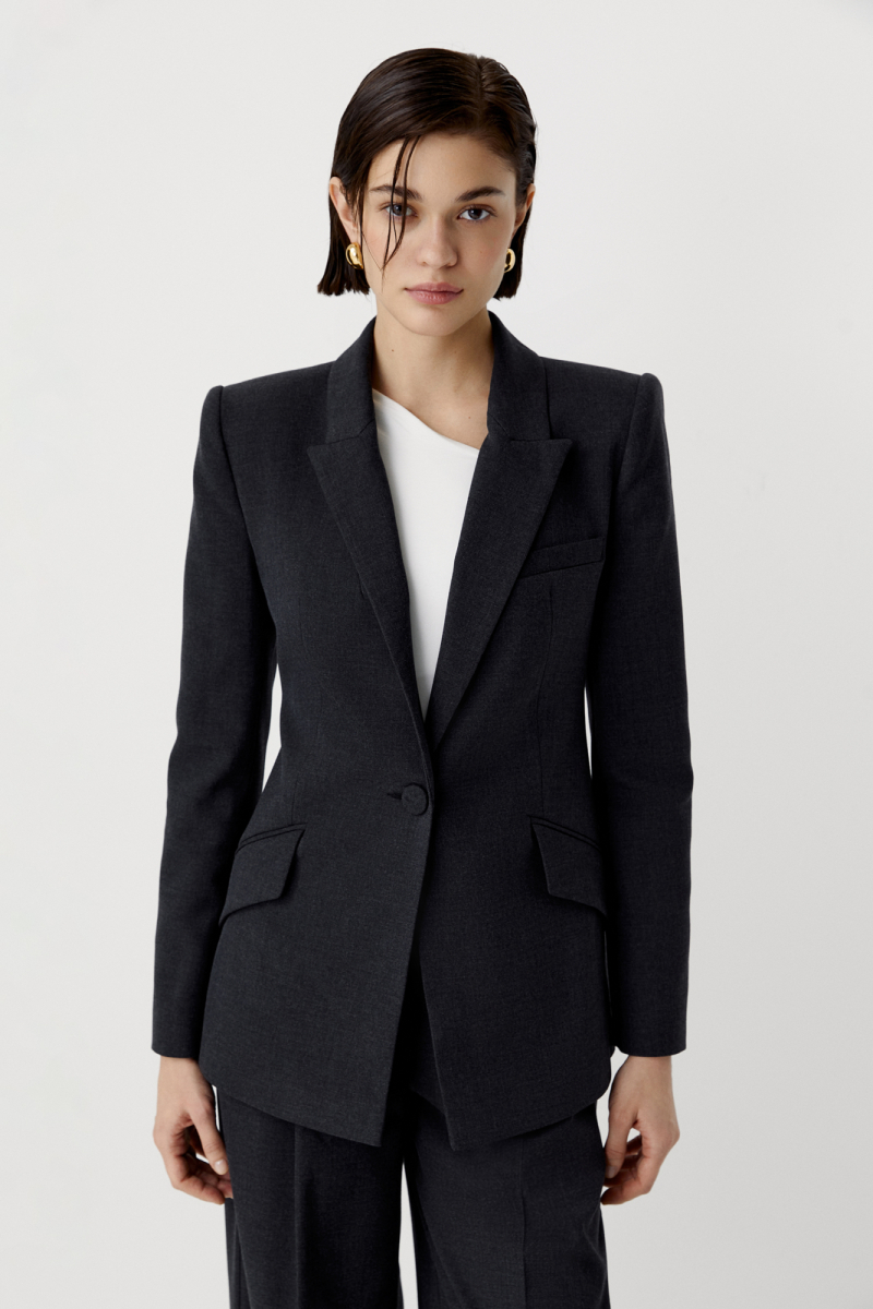 Пиджак приталенный из костюмной ткани