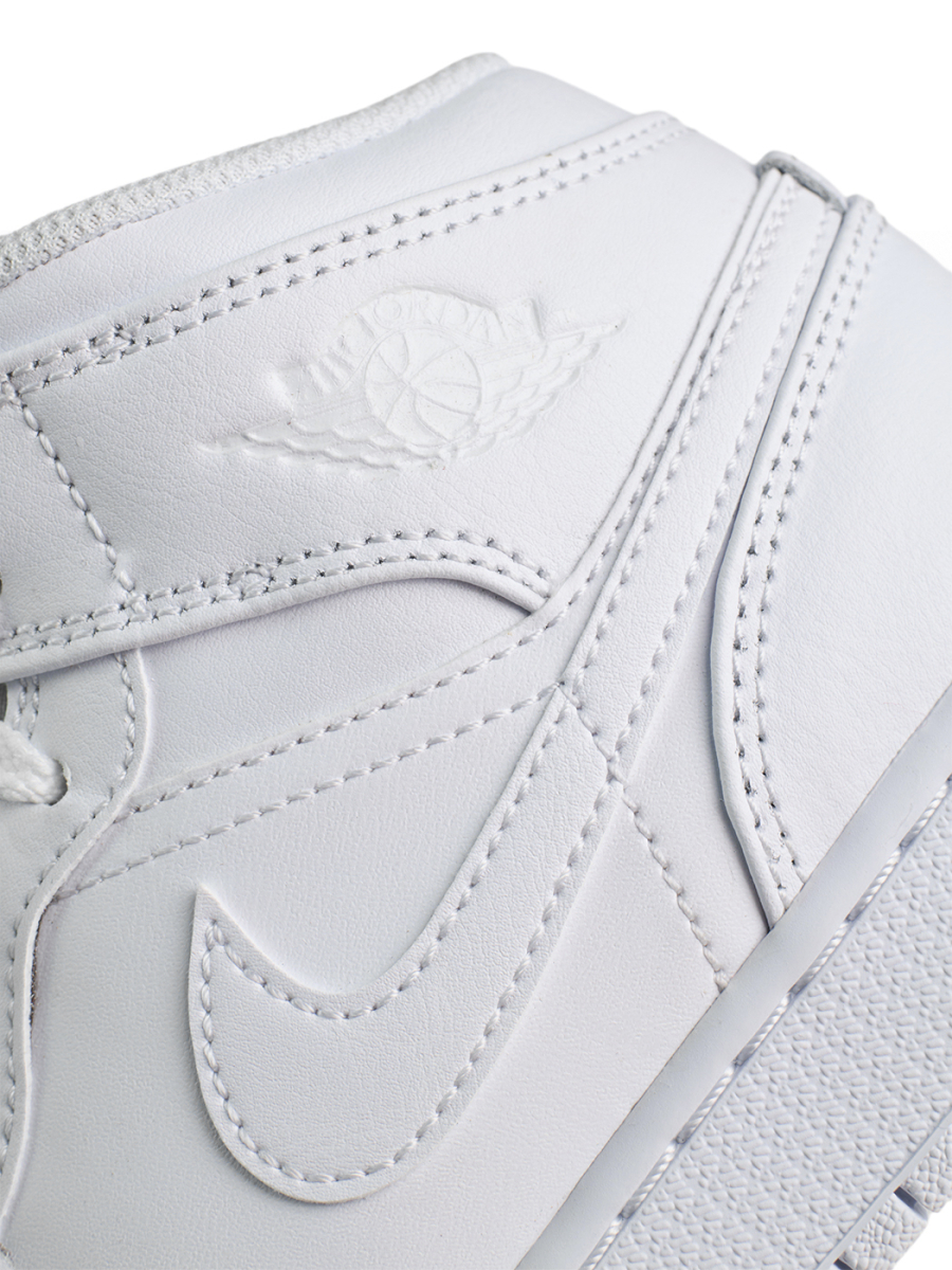 Кроссовки подростковые Jordan 1 Mid "Triple White" NKDADDYS SNEAKERS, цвет: белый 554725-136 купить онлайн