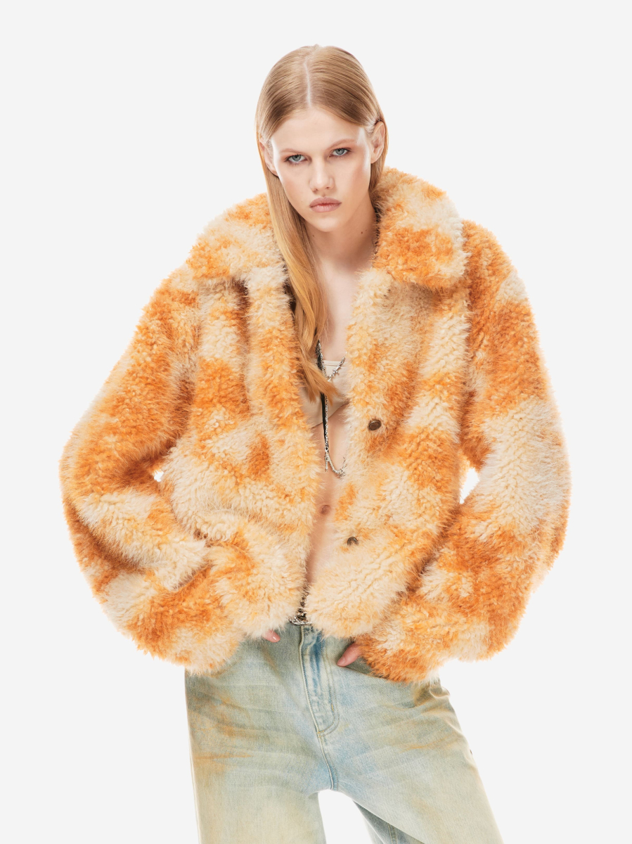 Укороченная фактурная шуба