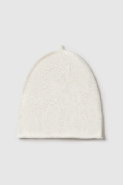 Шапка из енота OPORA Mankova, цвет: молочный  купить онлайн