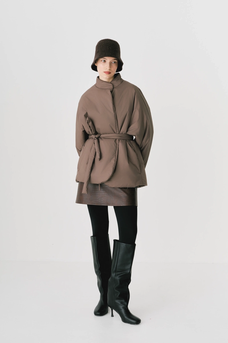 Куртка с цельнокроеным рукавом с поясом Ricoco, цвет: коричневый, 3052/5 купить онлайн