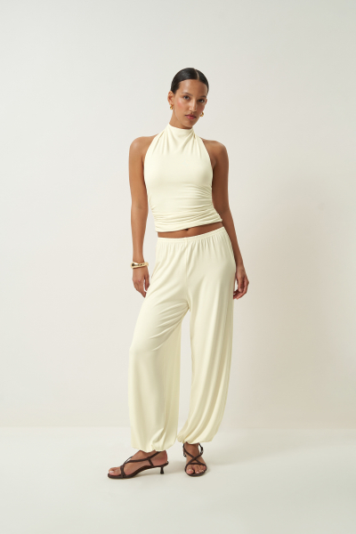 Джоггеры из вискозы Charmstore, цвет: Сливочный, 201-35065-121 купить онлайн