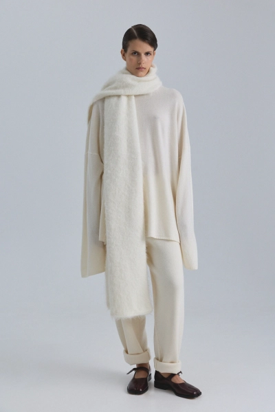 Палантин из альпаки OPORA Mankova, цвет: молочный FW24/25-09 купить онлайн