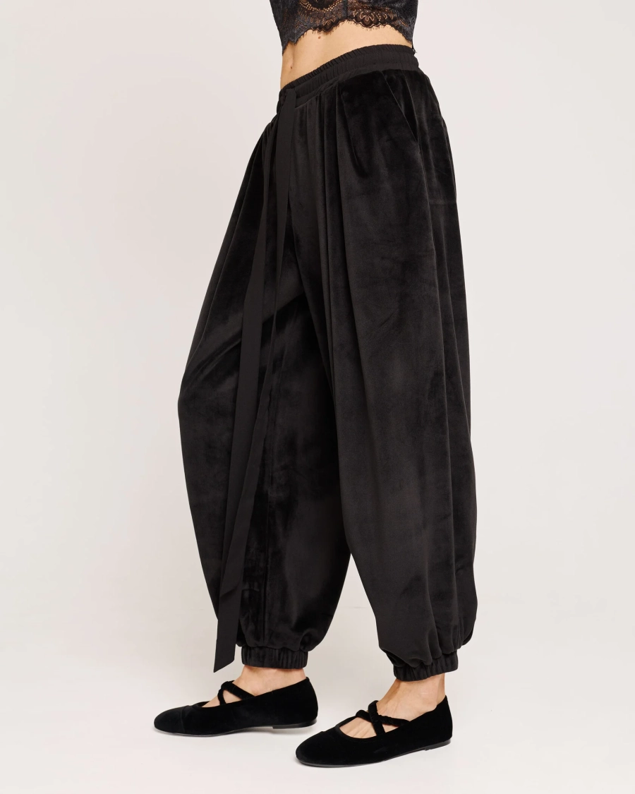 Брюки-шаровары BLACK Anmuse, цвет: Черный, TR25W214-BLC купить онлайн