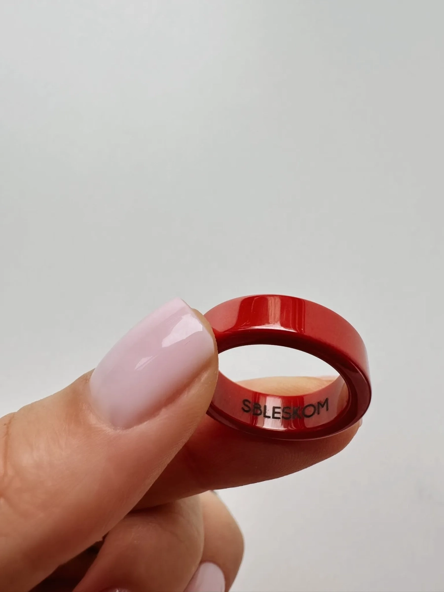 Керамическое кольцо "Dark red" SBLESKOM, цвет: серебро, 12102 купить онлайн