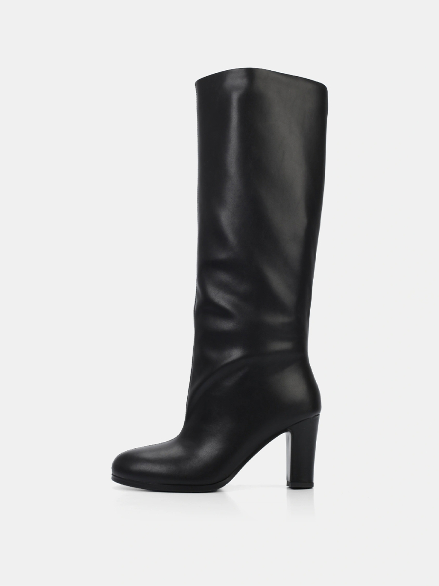 Сапоги на каблуке из натуральной кожи