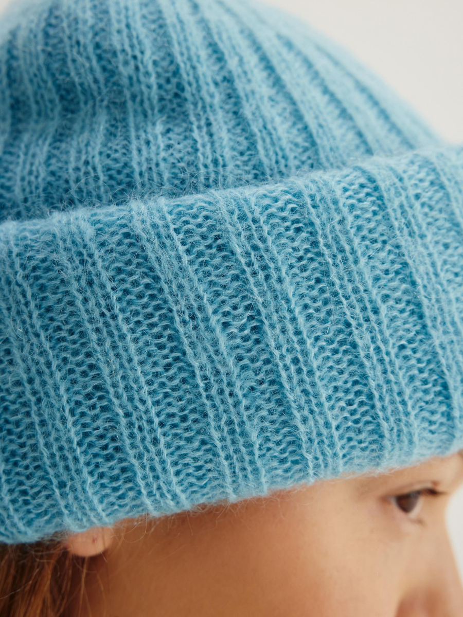 Шапка из объёмной пряжи Chaika, цвет: насыщенно-синий SH-135 купить онлайн