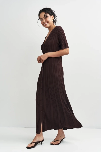 Платье трикотажное на пуговицах Erist store, цвет: коричневый, НФ-00003310 купить онлайн