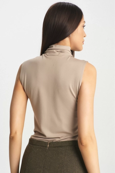 Топ-водолазка из вискозы Beige Erist store, цвет: бежевый НФ-00001920 |новая коллекция купить онлайн