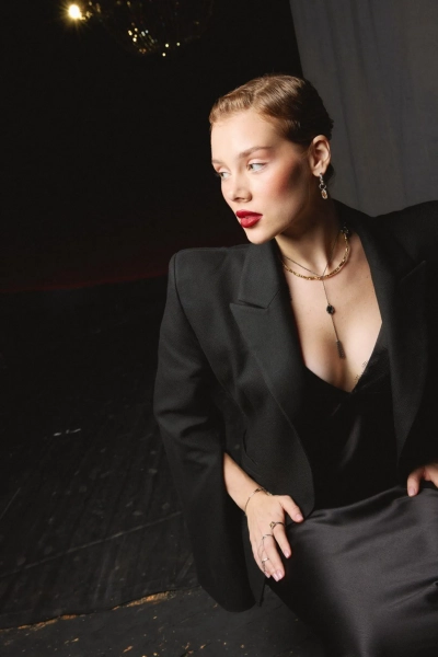 Серебряное ассиметричное колье «Королева драмы» black SBLESKOM, цвет: серебро, 92199 купить онлайн