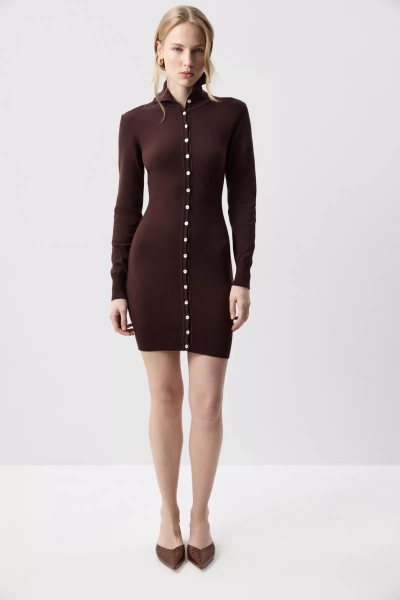 Платье мини с воротником-стойкой Charmstore, цвет: шоколадный, 306-541115-551 купить онлайн