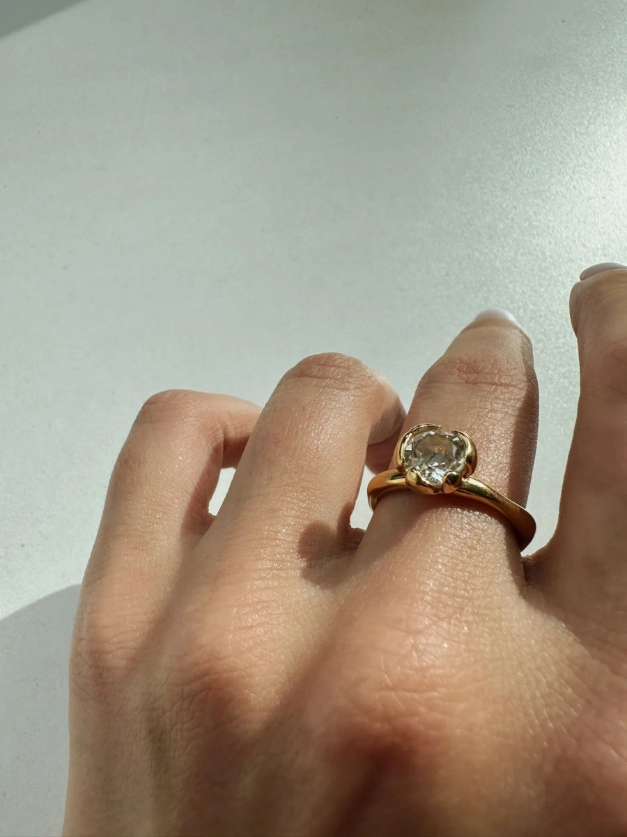 Серебряное кольцо-кувшинка «Васюганские болота» с горным хрусталем SBLESKOM, цвет: позолота, 22127 купить онлайн