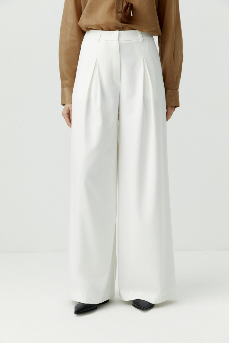 Брюки палаццо с глубокими складками