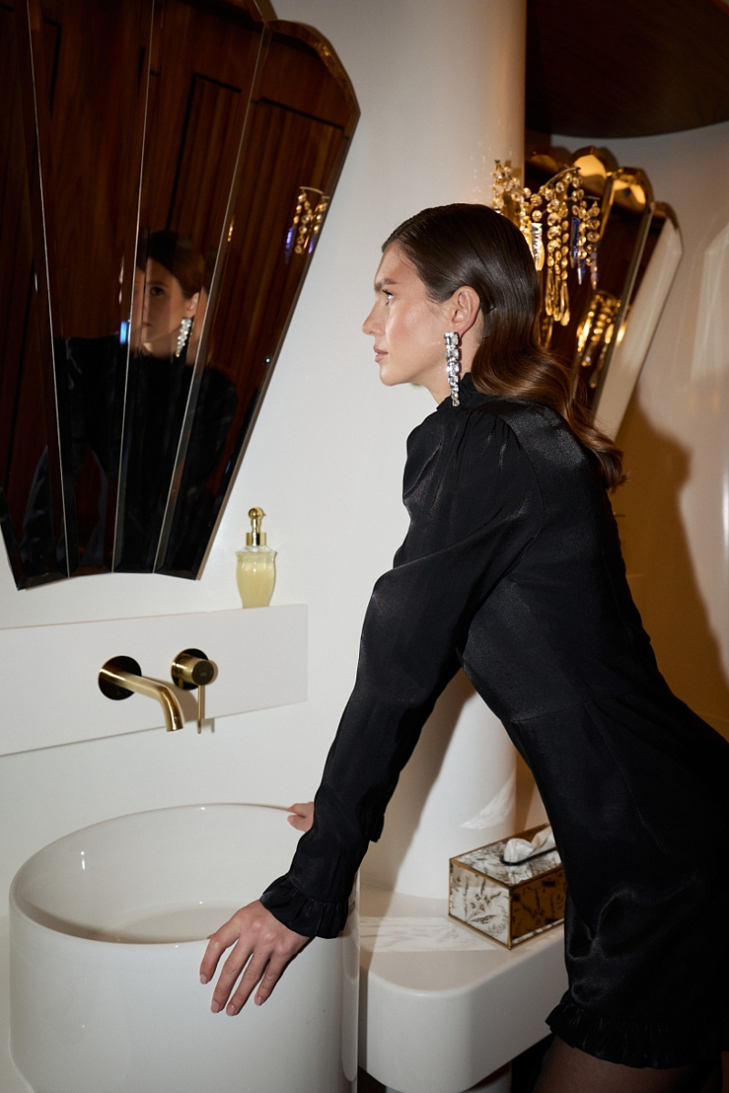 Платье со стойкой мини с тканью с эффектом перелива Ricoco, цвет: Черный, 7019/1 купить онлайн