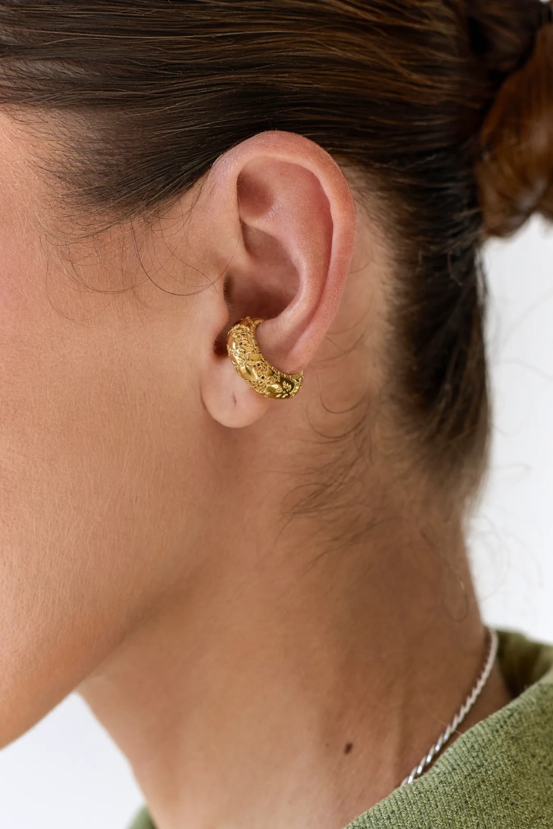 Серебряная серьга-кафф «Кружево» как бублик gold SBLESKOM, цвет: позолота, 22137 купить онлайн