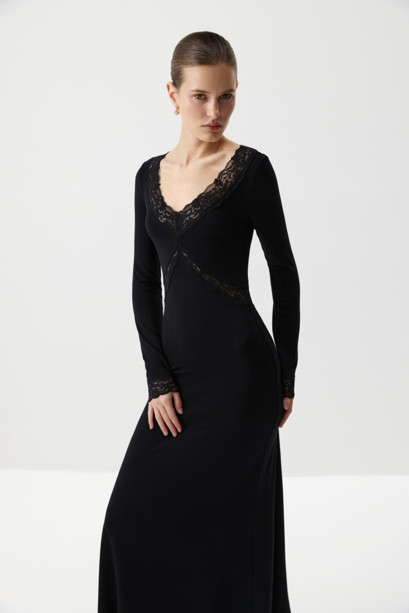 Платье из вискозы с кружевом Charmstore, цвет: Черный, 207-53565-880 купить онлайн