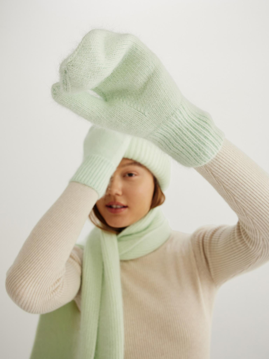 Варежки из ангоры Chaika, цвет: светло-зеленый VR-37 купить онлайн