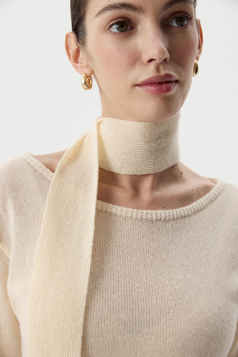 Лонгслив с шарфом Charmstore, цвет: бежевый, 313-51585-112 купить онлайн