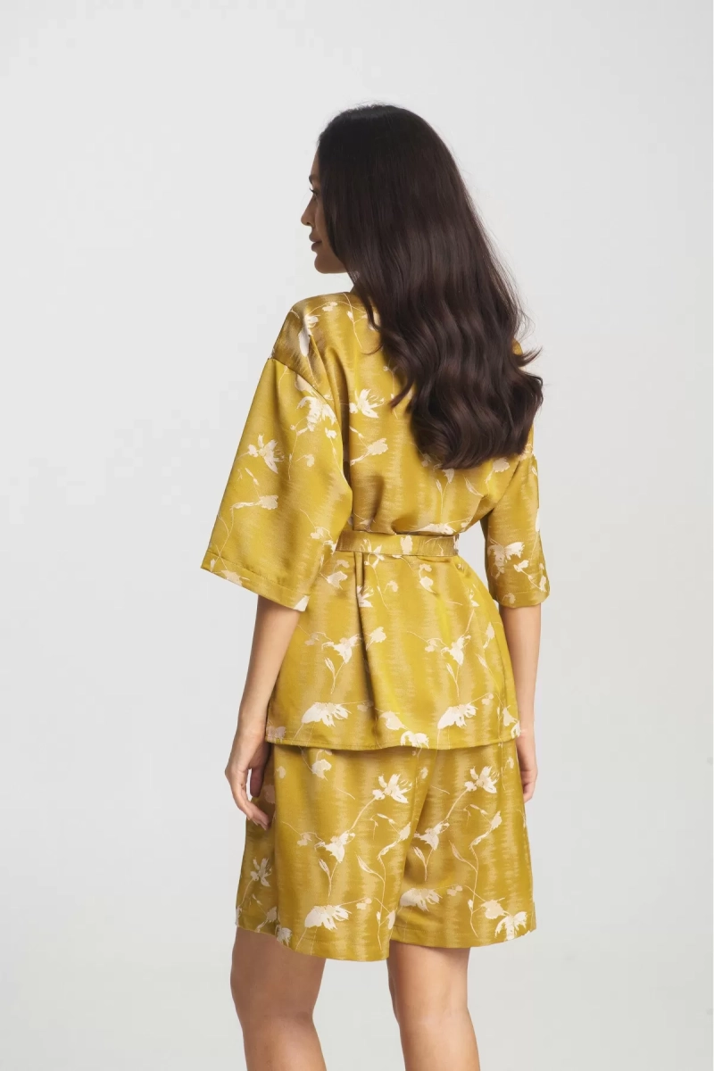 Костюм с шортами Asian mood Golden