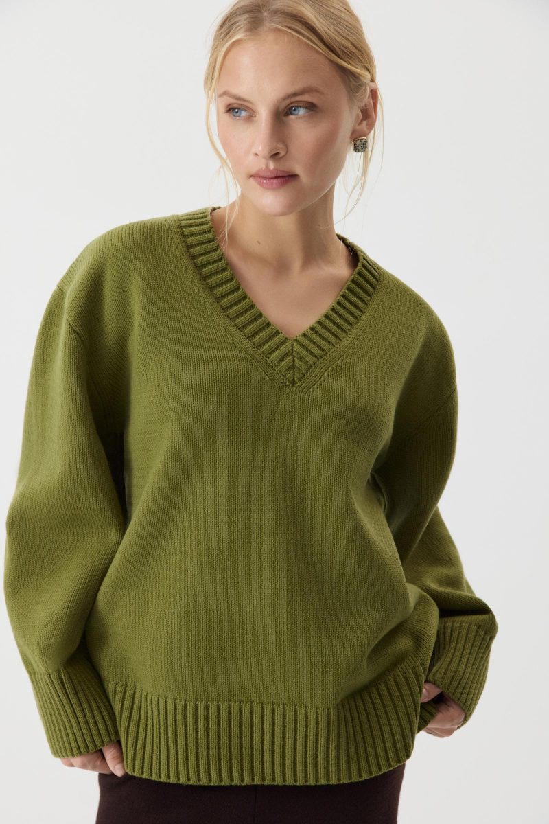 Джемпер V-neck из шерсти мериноса Charmstore, цвет: хаки, 303-45698-779 купить онлайн