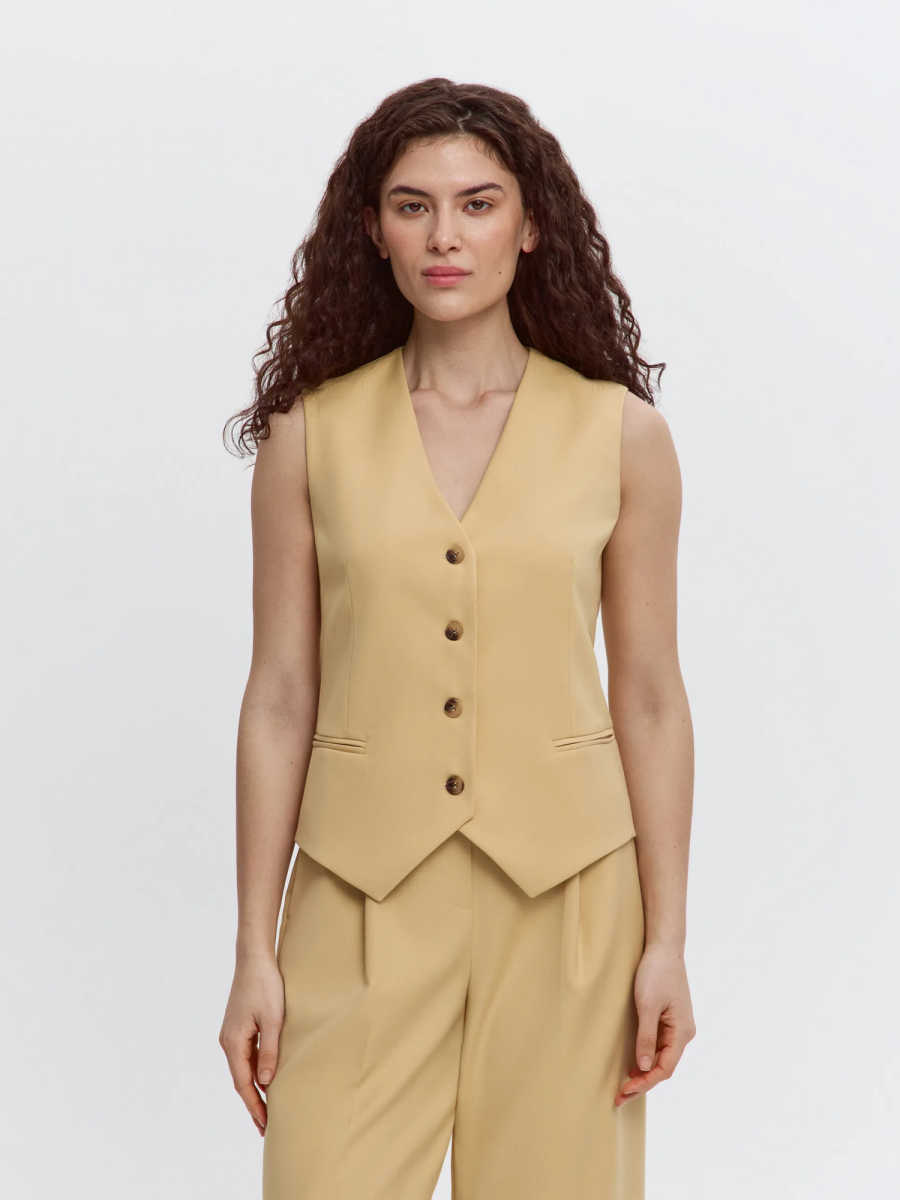 Жилет прямого силуэта