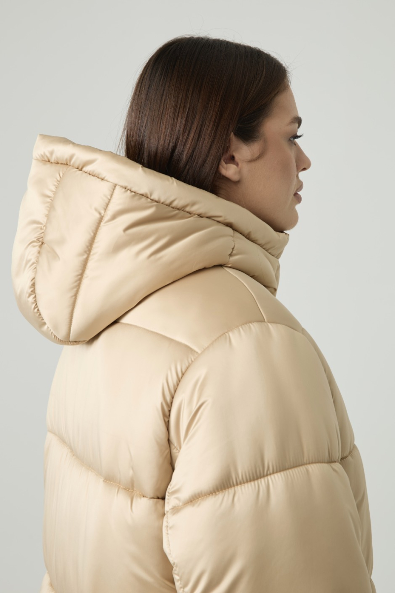 Пуховик длинный стеганый 4forms, цвет: золотой, 65513 купить онлайн