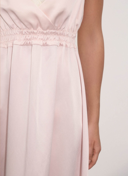 Платье из атласа