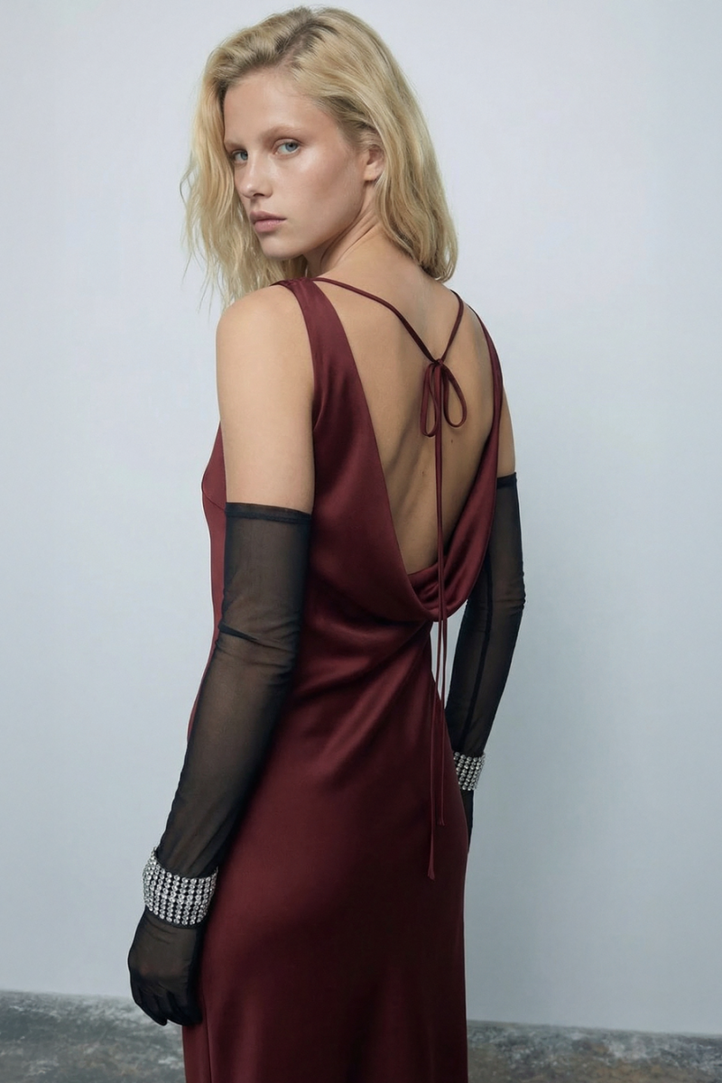 Платье с открытой спиной