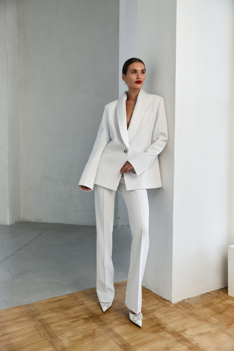 Брюки костюмные со стрелками Y.SO, цвет: WHITE,  купить онлайн