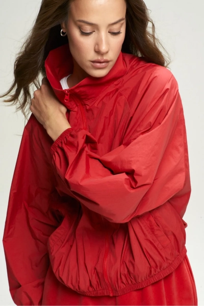 Ветровка Red