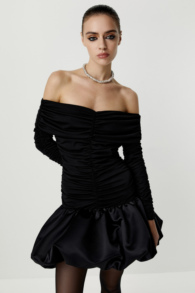 Платье с драпировкой и юбкой-баллон