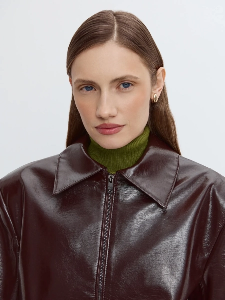 Бомбер из премиальной экокожи ANNA PEKUN, цвет: коричневый, 47.2336.700 купить онлайн