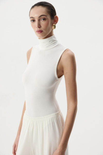 Боди с воротником-стойкой