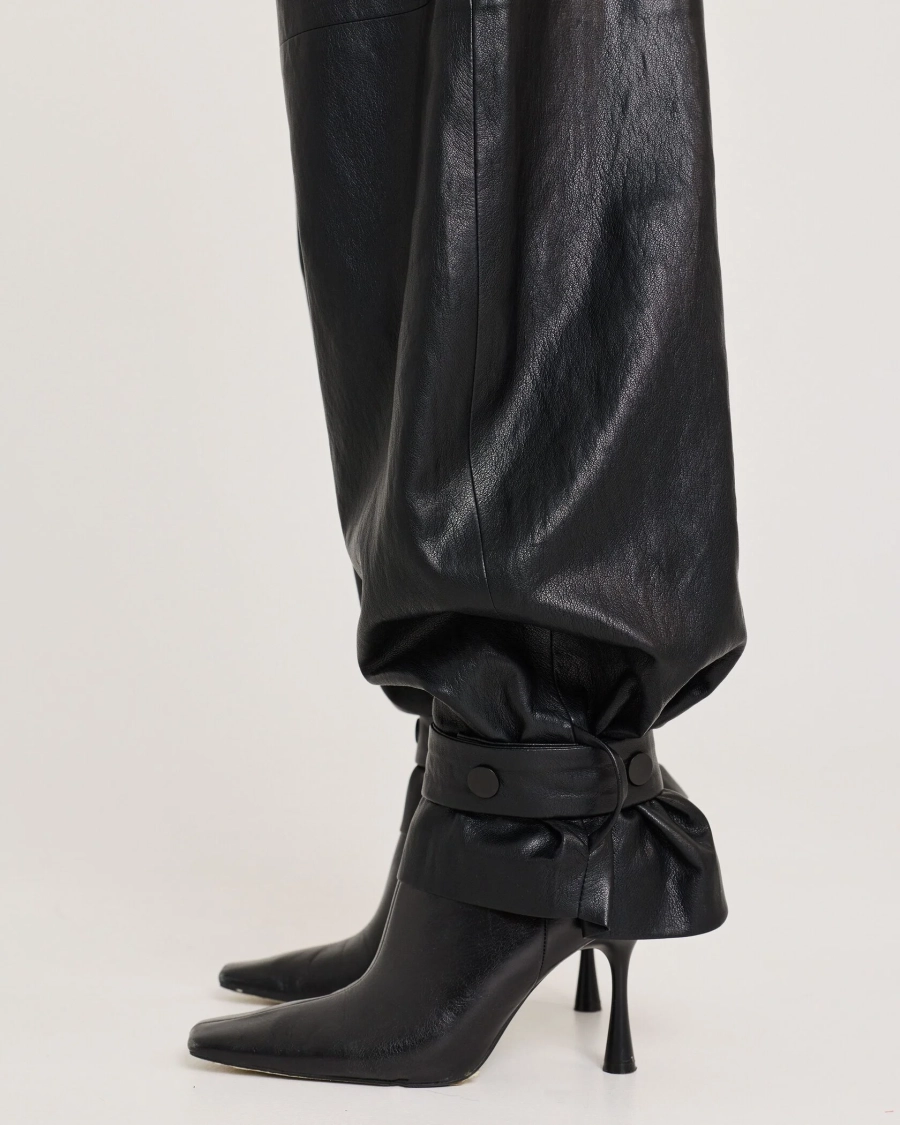 Брюки из экокожи BLACK Anmuse, цвет: Черный, TR25W183-BLC купить онлайн