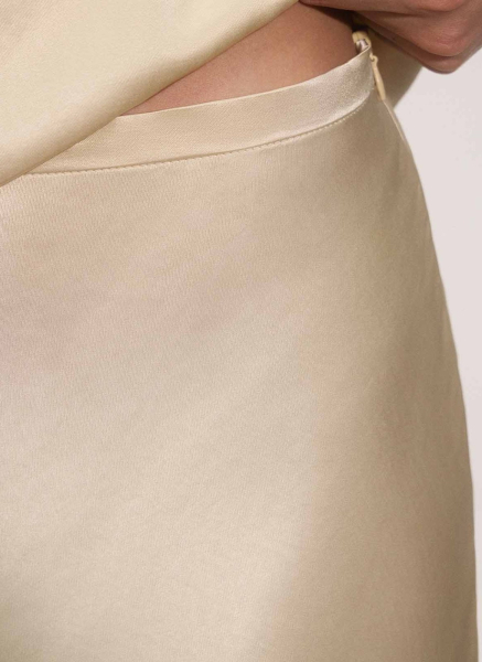 Юбка из атласа