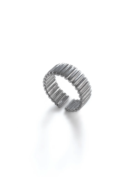 Серебряное кольцо на верхнюю фалангу "Движение"