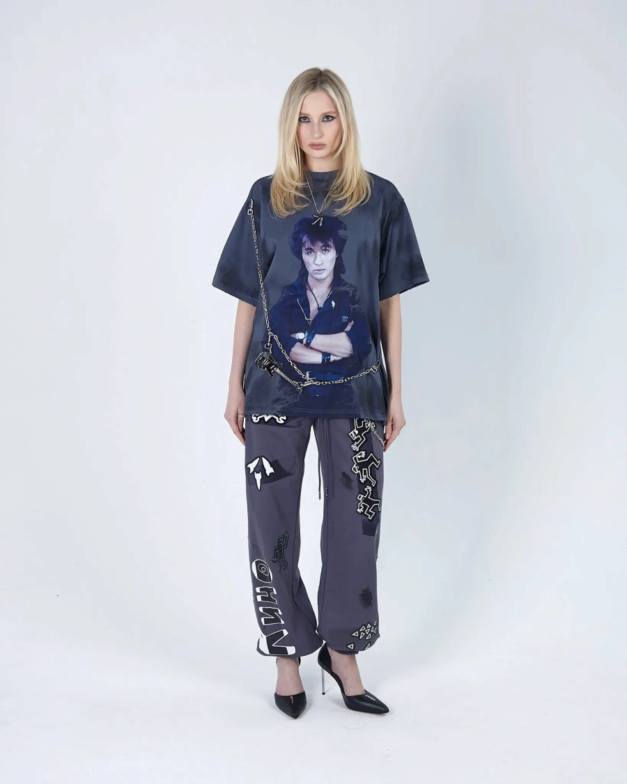 Джоггеры KINO DRAWINGS PATCH DUST BLUE