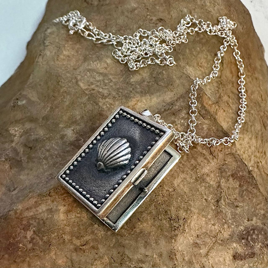 Колье ракушка Nur Silver, цвет: серебро,  купить онлайн