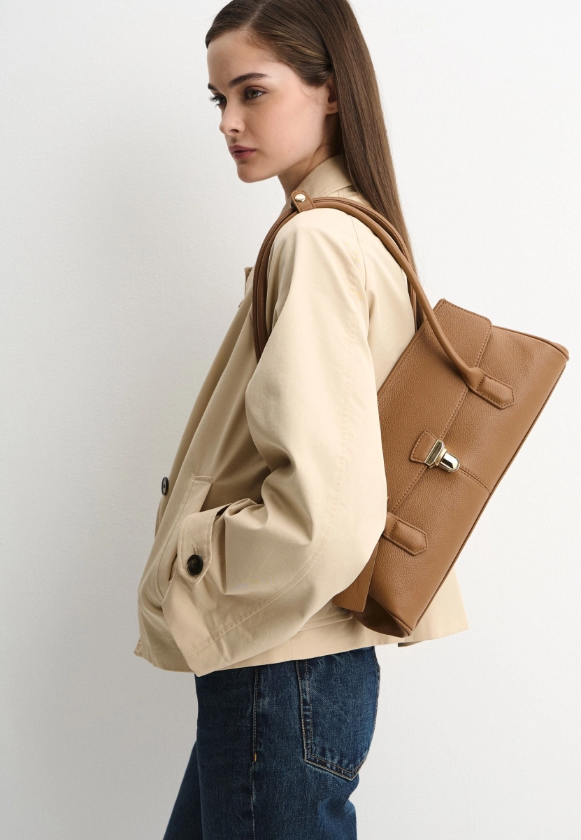 Сумка с брелком SBALO, цвет: бежевый BRJH8605 купить онлайн