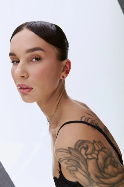 Серебряная моносерьга "Drop" dark red SBLESKOM, цвет: красный,  купить онлайн