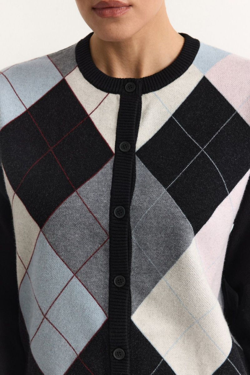 Кардиган с цветными ромбиками TOPTOP, цвет: Черный, TT.051.18368.900 купить онлайн