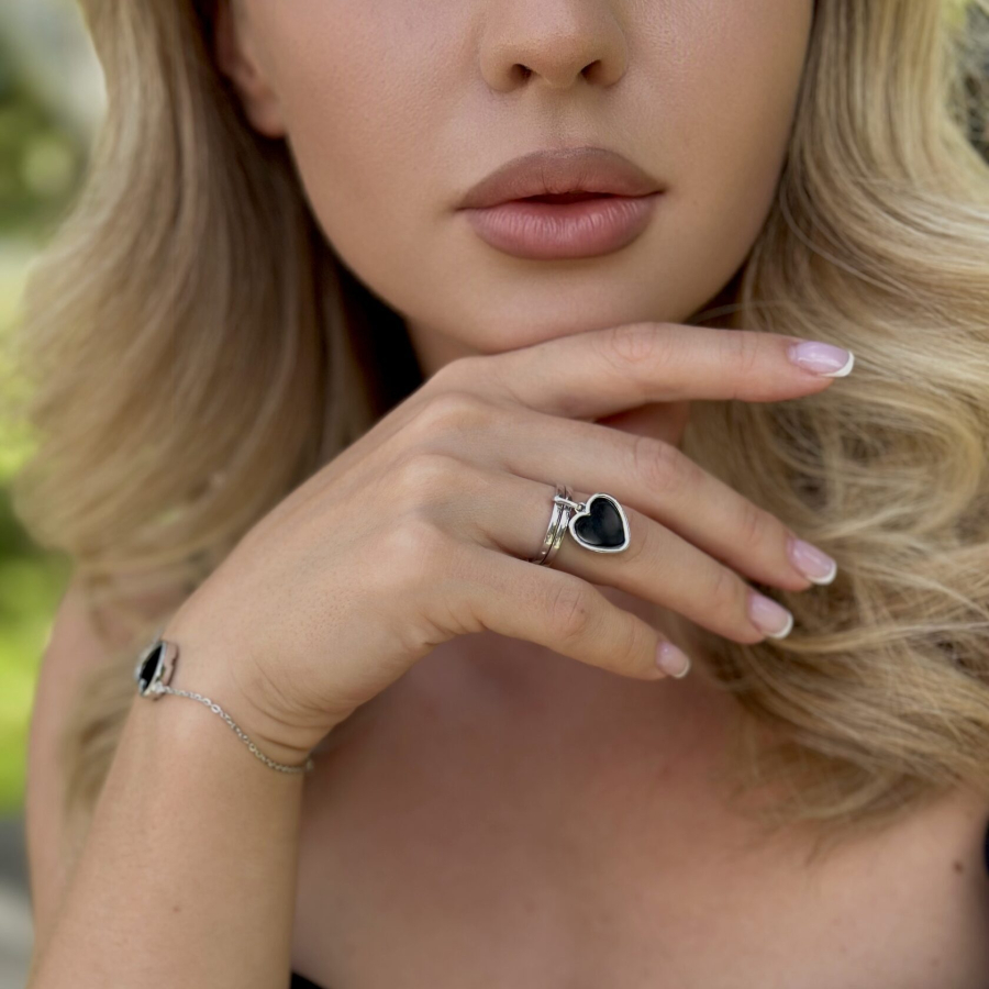 Кольцо Сердце с ониксом The Reason, цвет: серебро, клц серд онк купить онлайн
