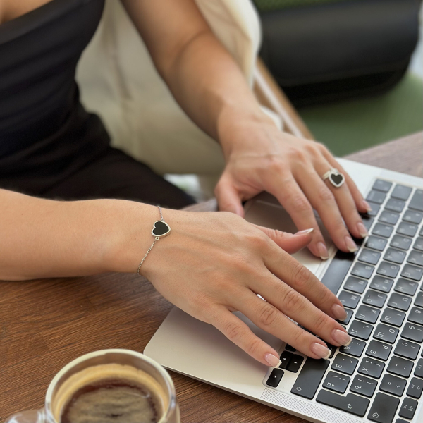 Браслет Сердце с ониксом The Reason, цвет: серебро, брс серд онк - 107 купить онлайн