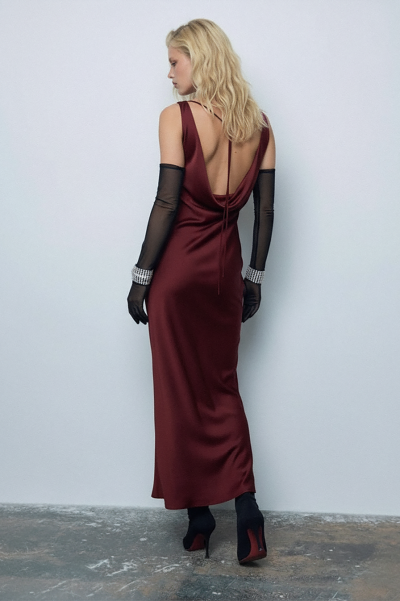 Платье с открытой спиной